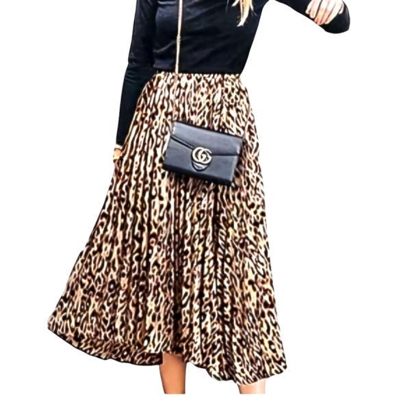 Avenue Dresses & Skirts - Leopard Print High Waisted Maxi Skirt Size 14/16